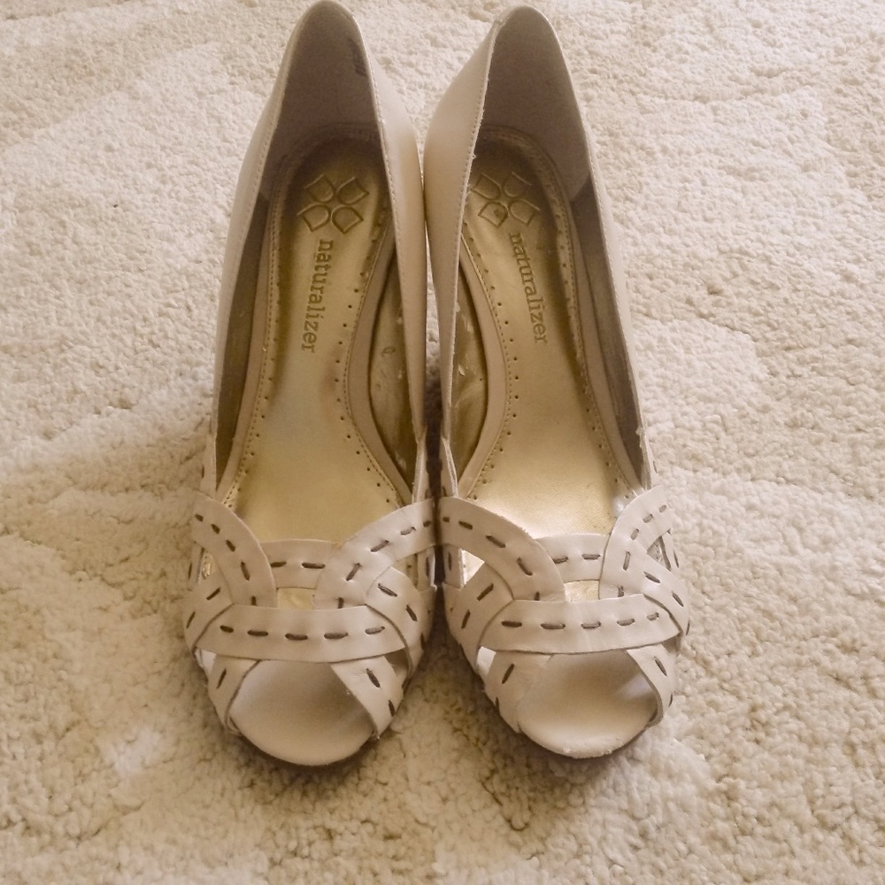 Naturalizer Kingsley Wedge Peep-Toe Shoes Size 7.5